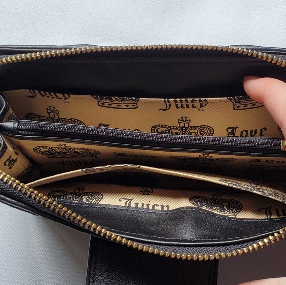 NWOT Juicy Couture Black Velour Zip Around Clutch Wallet - Picture 6 of 9